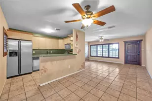 7555 19th Ave N, Saint Petersburg, FL 33710 - Photo 12