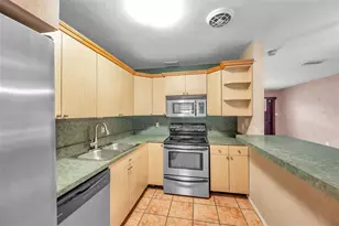 7555 19th Ave N, Saint Petersburg, FL 33710 - Photo 14