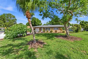 7555 19th Ave N, Saint Petersburg, FL 33710 - Photo 2