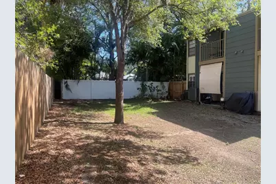 4809 S Mound Avenue #105, Tampa, FL 33611 - Photo 6