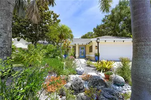 4749 Hamlets Grv Dr, Sarasota, FL 34235 - Photo 1