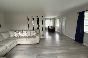 9229 Overlook Dr, Tampa, FL 33617 - Photo 6