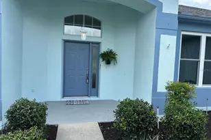 210 W Rexford Dr, Beverly Hills, FL 34465 - Photo 2