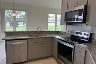 210 W Rexford Dr, Beverly Hills, FL 34465 - Photo 14