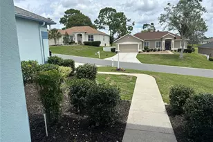210 W Rexford Dr, Beverly Hills, FL 34465 - Photo 4