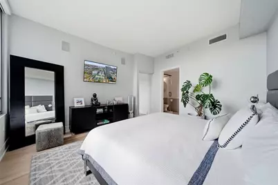 111 N 12th Street #1601, Tampa, FL 33602 - Photo 10
