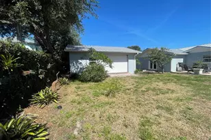 3030 W Helen Ave, Tampa, FL 33611 - Photo 8