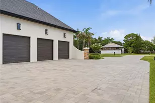 732 Shore Dr E, Oldsmar, FL 34677 - Photo 86