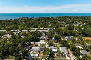 661 63rd Ave S, Saint Petersburg, FL 33705 - Photo 8