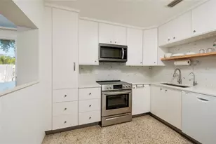 661 63rd Ave S, Saint Petersburg, FL 33705 - Photo 14