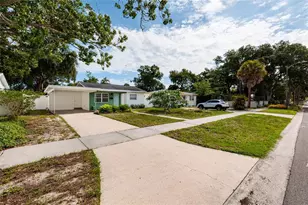 661 63rd Ave S, Saint Petersburg, FL 33705 - Photo 4