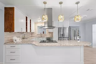 502 Florida Blvd, Crystal Beach, FL 34681 - Photo 10
