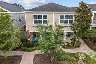 423 Aurora Way, Oldsmar, FL 34677 - Photo 2