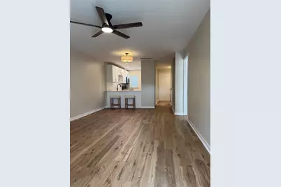 3819 N Oak Drive #I42, Tampa, FL 33611 - Photo 4