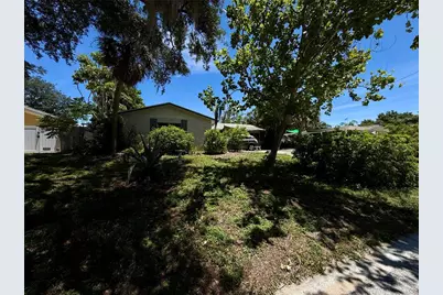 1004 Connecticut Road, Tarpon Springs, FL 34689 - Photo 2