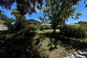 1004 Connecticut Rd, Tarpon Springs, FL 34689 - Photo 2