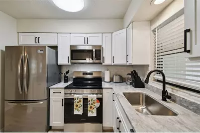 6551 S West Shore Circle, Tampa, FL 33616 - Photo 12