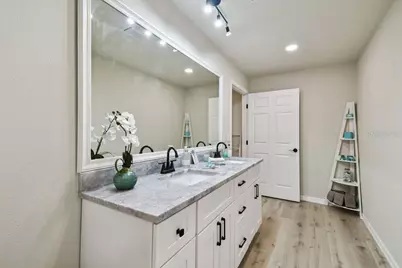 6551 S West Shore Circle, Tampa, FL 33616 - Photo 32