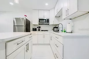 16107 Pebblebrook Dr, Tampa, FL 33624 - Photo 4