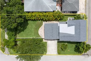 1470 28th Ave N, Saint Petersburg, FL 33704 - Photo 2