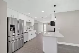 9718 Fox Hollow Rd, Tampa, FL 33647 - Photo 8