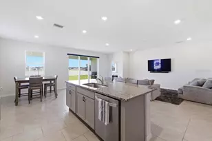 1413 Tropical Oasis Ave, Plant City, FL 33565 - Photo 8