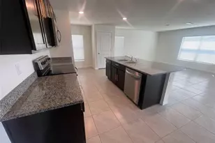 35288 Spruce Knob Ct, Dade City, FL 33525 - Photo 2