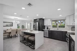 10852 131st St N, Largo, FL 33774 - Photo 2