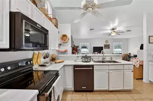 4105 NE 20th Pl, Cape Coral, FL 33909 - Photo 14