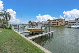 2853 Seabreeze Dr S, Gulfport, FL 33707 - Photo 60