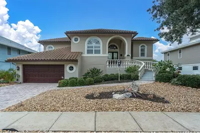 2853 Seabreeze Drive S, Gulfport, FL 33707 - Photo 2