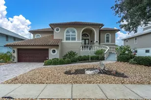 2853 Seabreeze Dr S, Gulfport, FL 33707 - Photo 2