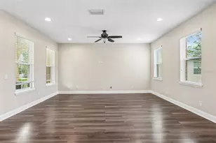 5233 Suncatcher Dr, Wesley Chapel, FL 33545 - Photo 8
