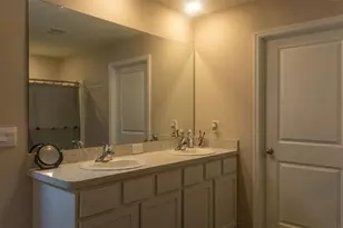 7819 Sail Clover Ln, Zephyrhills, FL 33540 - Photo 18
