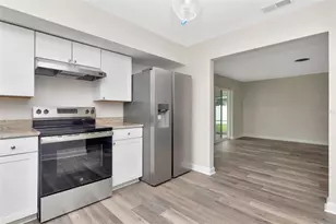 1100 58th Ave S, Saint Petersburg, FL 33705 - Photo 8