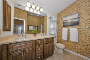 9904 Oaks Ln, Seminole, FL 33772 - Photo 12