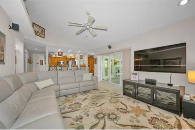 9904 Oaks Lane, Seminole, FL 33772 - Photo 38