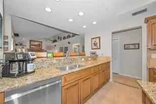 9904 Oaks Ln, Seminole, FL 33772 - Photo 30