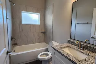 5024 Finders Ct, Tampa, FL 33617 - Photo 14