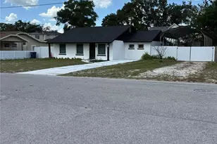 4812 E 97th Ave, Tampa, FL 33617 - Photo 2