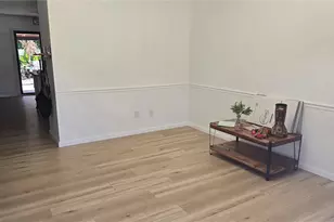 4812 E 97th Ave, Tampa, FL 33617 - Photo 6