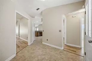 2023 Darlington Oak Dr, Seffner, FL 33584 - Photo 8
