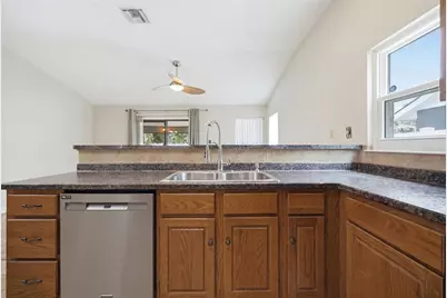 2023 Darlington Oak Drive, Seffner, FL 33584 - Photo 12