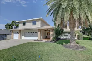 7600 Drew Oak Dr, Seminole, FL 33772 - Photo 2