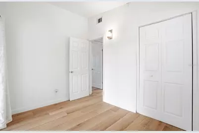 4030 Marlin Drive SE, Saint Petersburg, FL 33705 - Photo 14