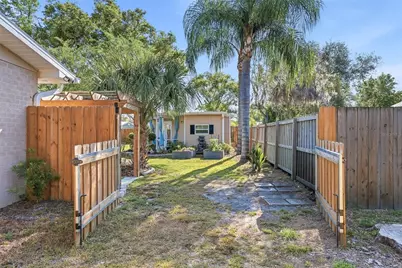 12109 Forest Hills Drive, Tampa, FL 33612 - Photo 44