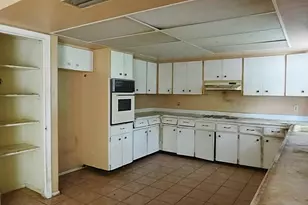 1913 Kings Hwy, Clearwater, FL 33755 - Photo 10