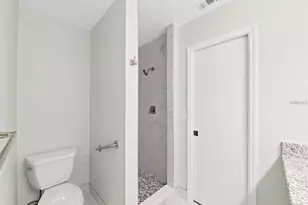 5973 Terrace Park Dr N, Saint Petersburg, FL 33709 - Photo 16