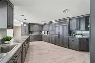 2038 Carolina Ave NE, Saint Petersburg, FL 33703 - Photo 18