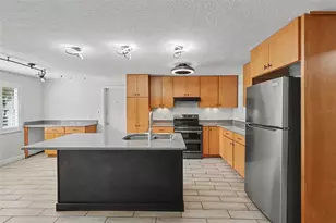 986 Lexington Dr, Dunedin, FL 34698 - Photo 4